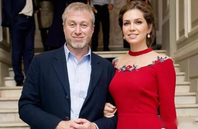 兰帕德称和阿布不熟，教练：开车也要去客场，切尔西队长买单机票