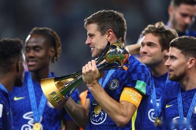 兰帕德称和阿布不熟，教练：开车也要去客场，切尔西队长买单机票