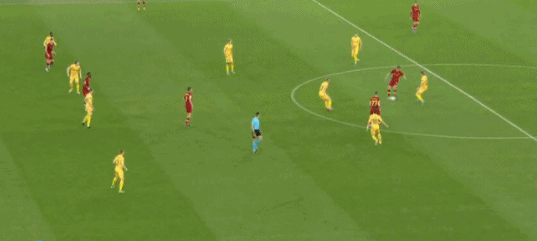 1-2到5-2，罗马主场翻盘晋级4强！穆里尼奥绝了，刻意制造1假象