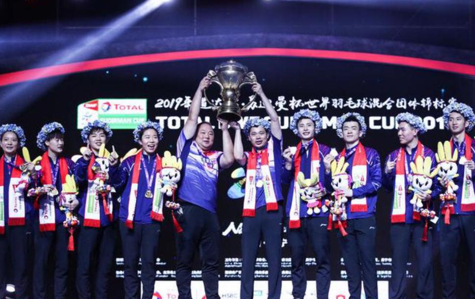 体育早报：罗马夺首届欧会杯冠军 穆帅成欧战大满贯首人